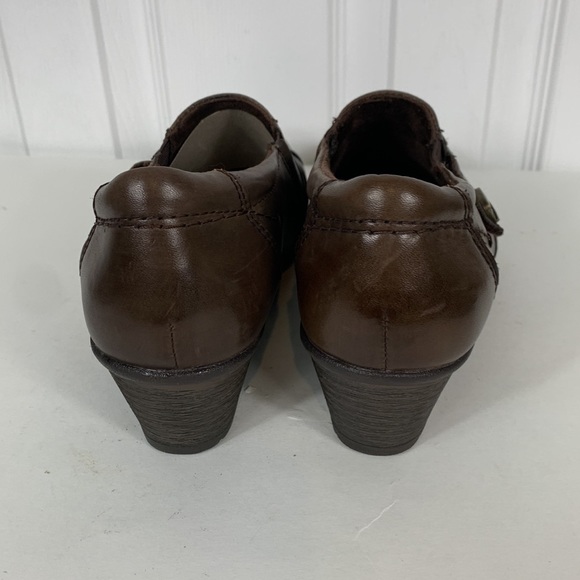 Earth Origins Madison brown leather upper heeled bootie 7.5”. 2” heel - Picture 4 of 8